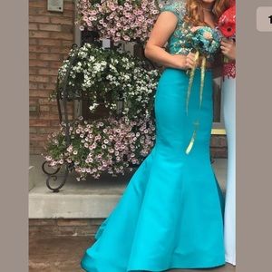 Sherri Hill dress size 4